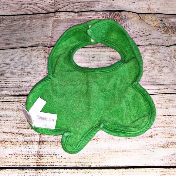 Miniwear My 1st St Patrick’s Day Green Shamrock Bib - Picture 5 of 6